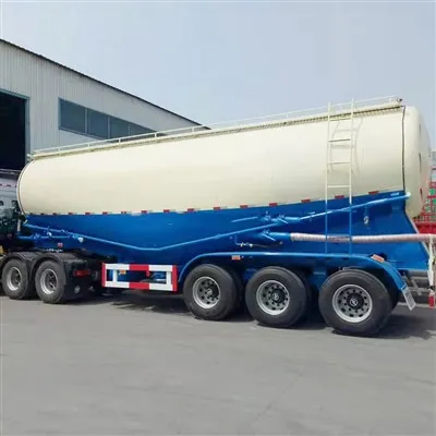 Vilka komfortfunktioner finns i förarhytt för en modern cementtankbil?